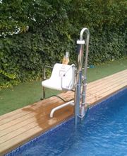 Silla-Piscina-Accesibilidad-Madrid.jpeg