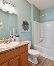 Hartshire Lakes Apartments image 1