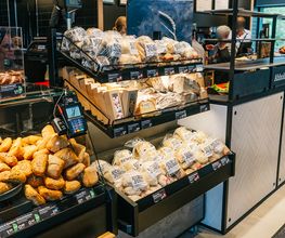 Junge Die Bäckerei. Bild 12