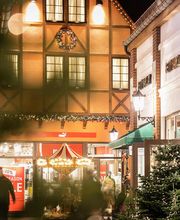 Tagesausflug in Schleswig Holstein. Shoppingausflug in das Designer Outlet Neumünster. Designer Marken zu Outlet Preisen; Weihnachtsgeschenke shoppen, festliche Atmosphäre, Weihnachtszeit, Karussell, Puma
