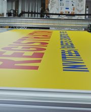 UV_Direktdruck auf Kunststoff, Karton, Holz, Glas, Acryl… Furore-Werbung