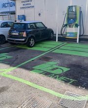 IPLANET Ricarica in sicurezza in modalità ultra fast per tutti i veicoli elettrici.