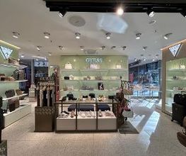 GUESS immagine 4