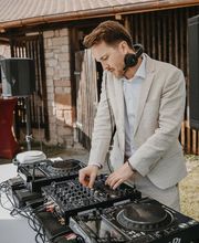 DJ ST3VE O bei der Arbeit