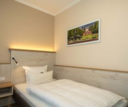 Budget-Einzelzimmer mit externem privaten Bad - Boutique Hotel Rosengarten Hamburg