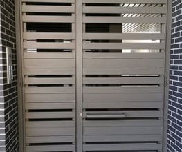 PUERTAS_METALICAS_COMUNIDAD.JPG