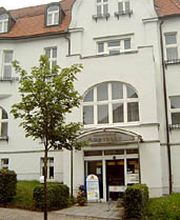 Aussenansicht der Augustenhof-Apotheke