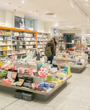 Schmitt & Hahn Buch und Presse im Hauptbahnhof Karlsruhe Bild 1