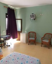 pension-neptuno-tv-08.jpg