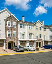 Broadlands Apartments image 6