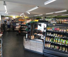 Innenansicht AGROLA TopShop Uetendorf