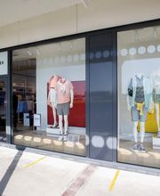 Tommy Hilfiger Outlet image 1