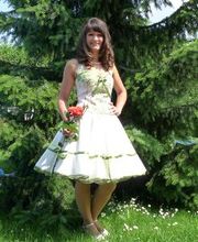 50er Jahre Brautkleid mit zarten Fliederblüten