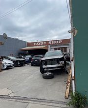 V and V Auto Body LLC image 1