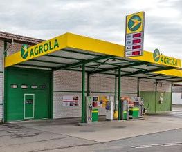 AGROLA Tankstelle in Sins - überdacht mit zwei Tanksäulen