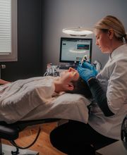 Hydrafacial-Behandlung im Kosmetikstudio von Margarita M. Cosmetics in Remscheid