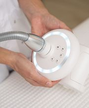 LPG - Professionelle Therapie mit modernen Geräten – Physiotherapie und Regeneration in Zollikerberg