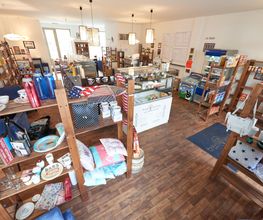 treemans store, bakery and coffee Bild 2