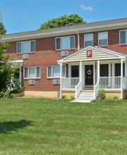 Concord Court Apartments image 4