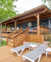 Cedar Creek Lake Getaways image 4