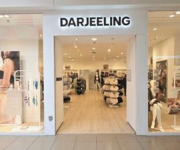 Darjeeling Dury image 4