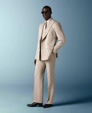 Wrinkle-Free 4-Ply wool delivers natural crease resistance and a refined drape, ideal for year-round wear.