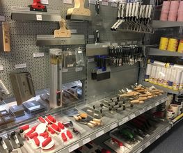 Standortbild Innenraum Lager SKV GmbH Fulda, Großhandel für Maler, Bodenleger und Stuckateure