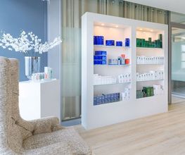 Ausgewählte Pflegeprodukte und medizinische Kosmetik bei Sense Treatments