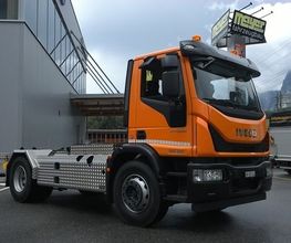 Mayer AG Garage,Carrosserie,Anhänger,Fahrzeugbau Bild 11