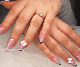 Au Doux Ongles image 20