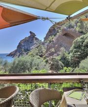 Calanque De Figuerolles image 6