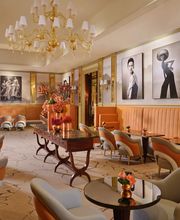 Il Salotto lobby lounge