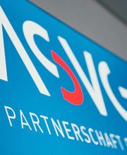 ASVG GmbH - Situationsbilder im Büro. Leuchttafel im Eingangsbereich.