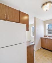 Knollwood Apartments image 15