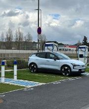 bp pulse Charging Station image 11