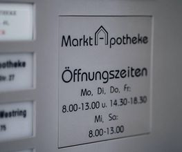 Aussenansicht der Markt Apotheke im Eigen