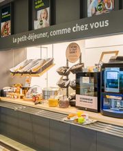 B&B HOTEL Troyes Magasins d'usine image 13