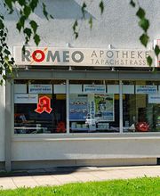 Aussenansicht der ROMEO APOTHEKE TAPACHSTRASSE