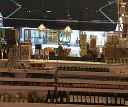 charcuteria-catering-feli-coruna-establecimiento-01-g.jpg