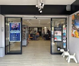 Optic 2000 image 18