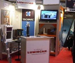lumiscar-stand-02.jpg