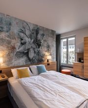 Hotel Kino Bar, Loge AG Bild 13