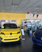 Renault Dacia garage mini image 3