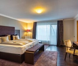 Zimmer Suite.jpg