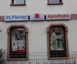 Aussenansicht der St. Florian-Apotheke Reilingen