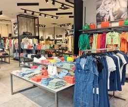 GUESS imagen 4