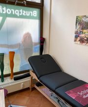 Liege in der Maßkabine.jpeg