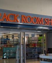 Exterior Shot of Store/Building (Wide Shot)