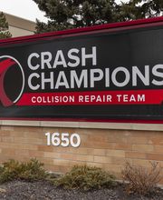 Crash Champions LUXE | EV Certified Repair Glenview image 4