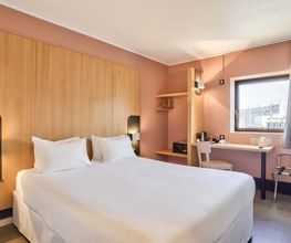 B&B HOTEL Paris 17 Batignolles image 9